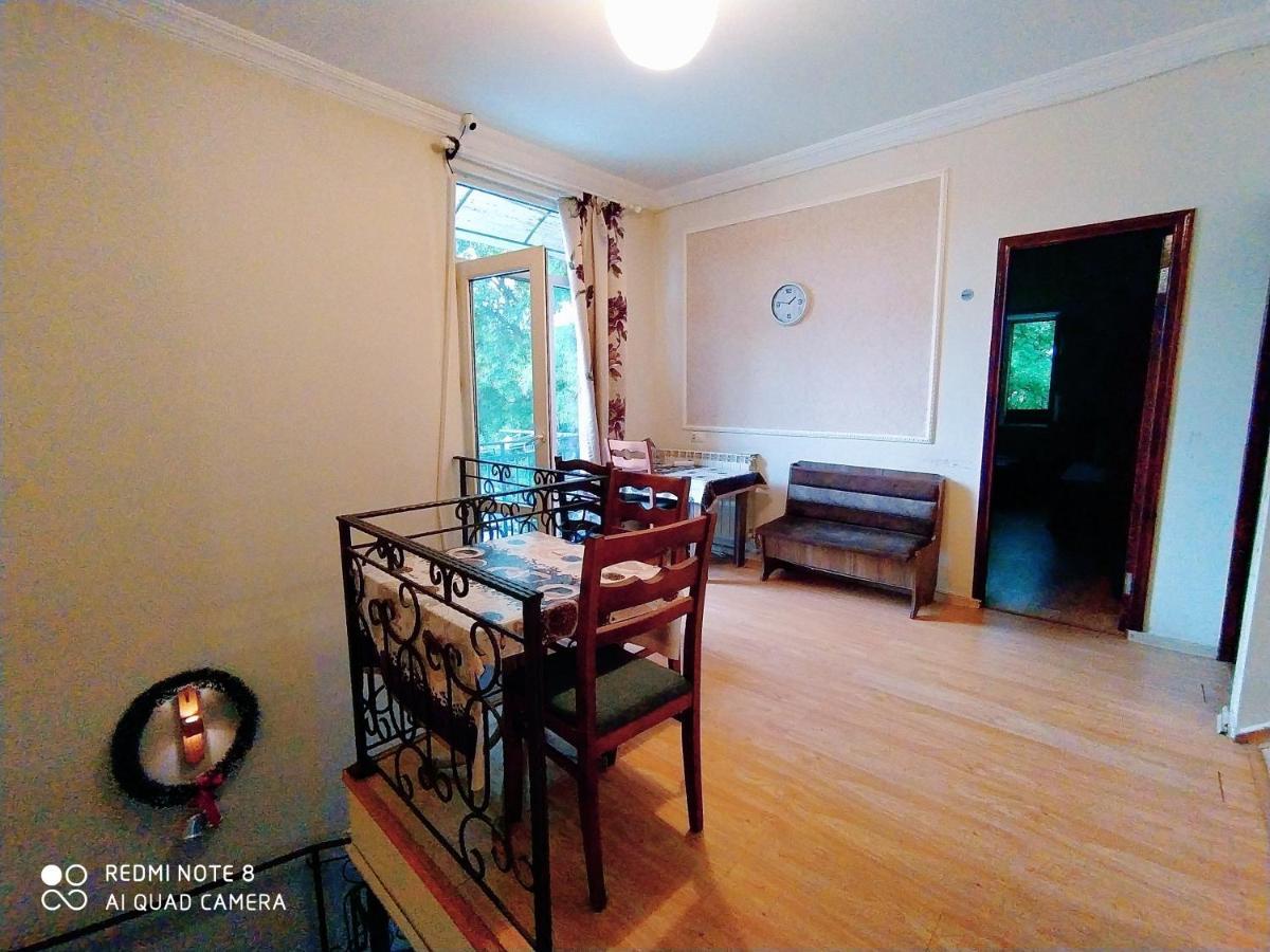 Rose House Ostello Tbilisi Esterno foto